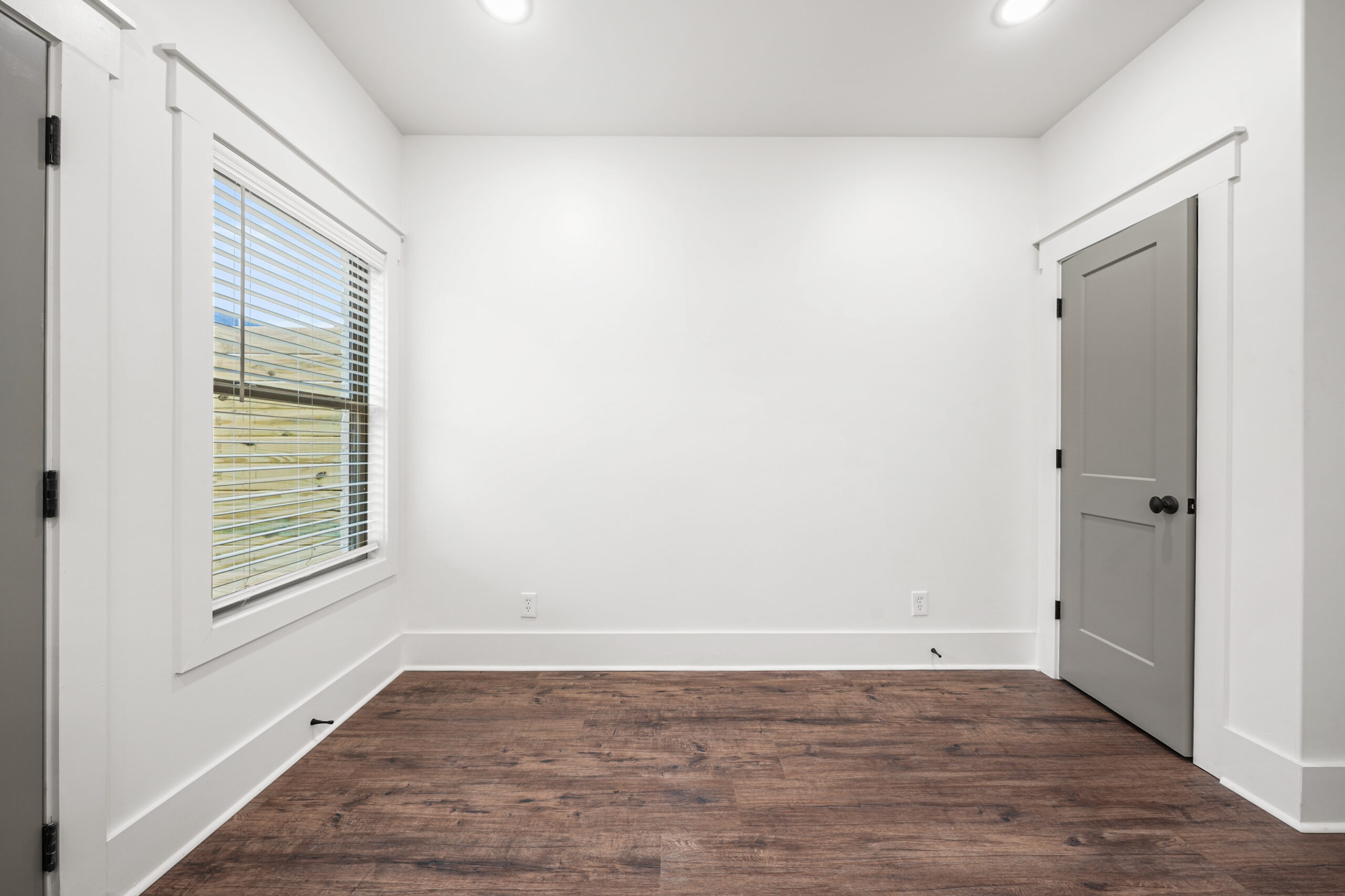 2 bedroom dining area