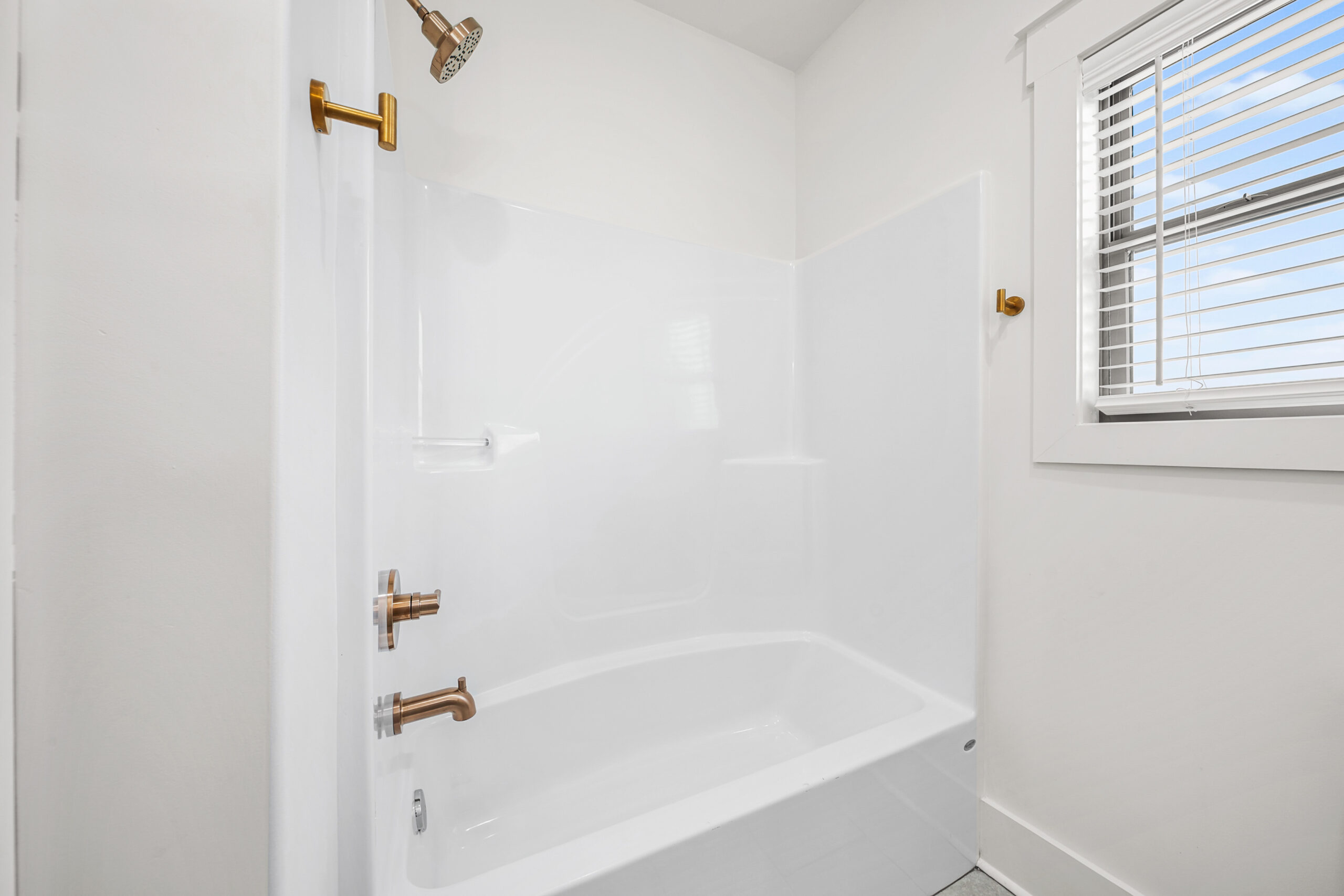 Additional image 3br hall bath